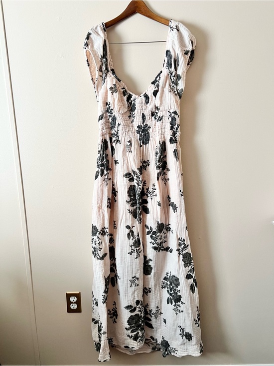 Free People Dresses & Skirts - Free People pink Maxi Dress with Black Floral Print